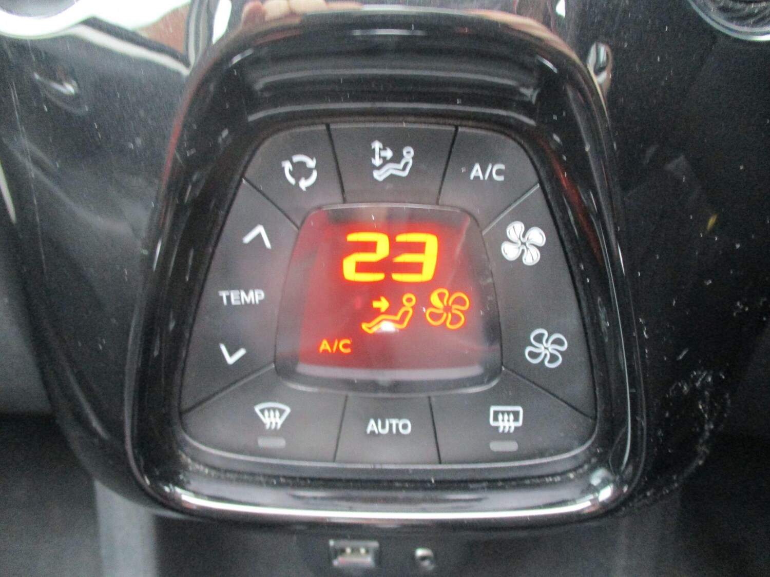 Used Toyota AYGO 2017 for sale - 77722950: Photo 19