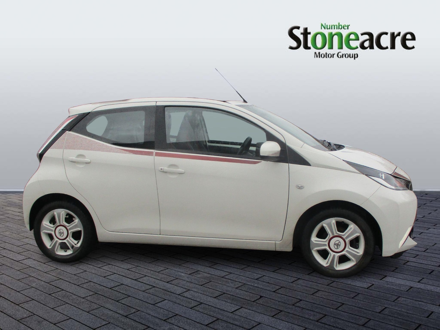 Used Toyota AYGO 2017 for sale - 77722950: Photo 2