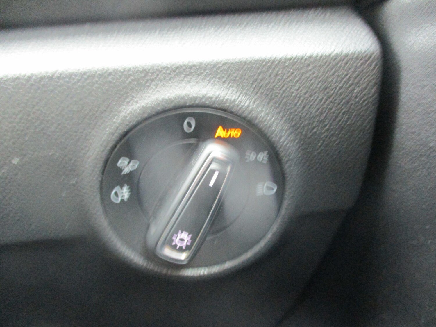 Used Volkswagen T-Roc for sale - 77909020: Photo 23