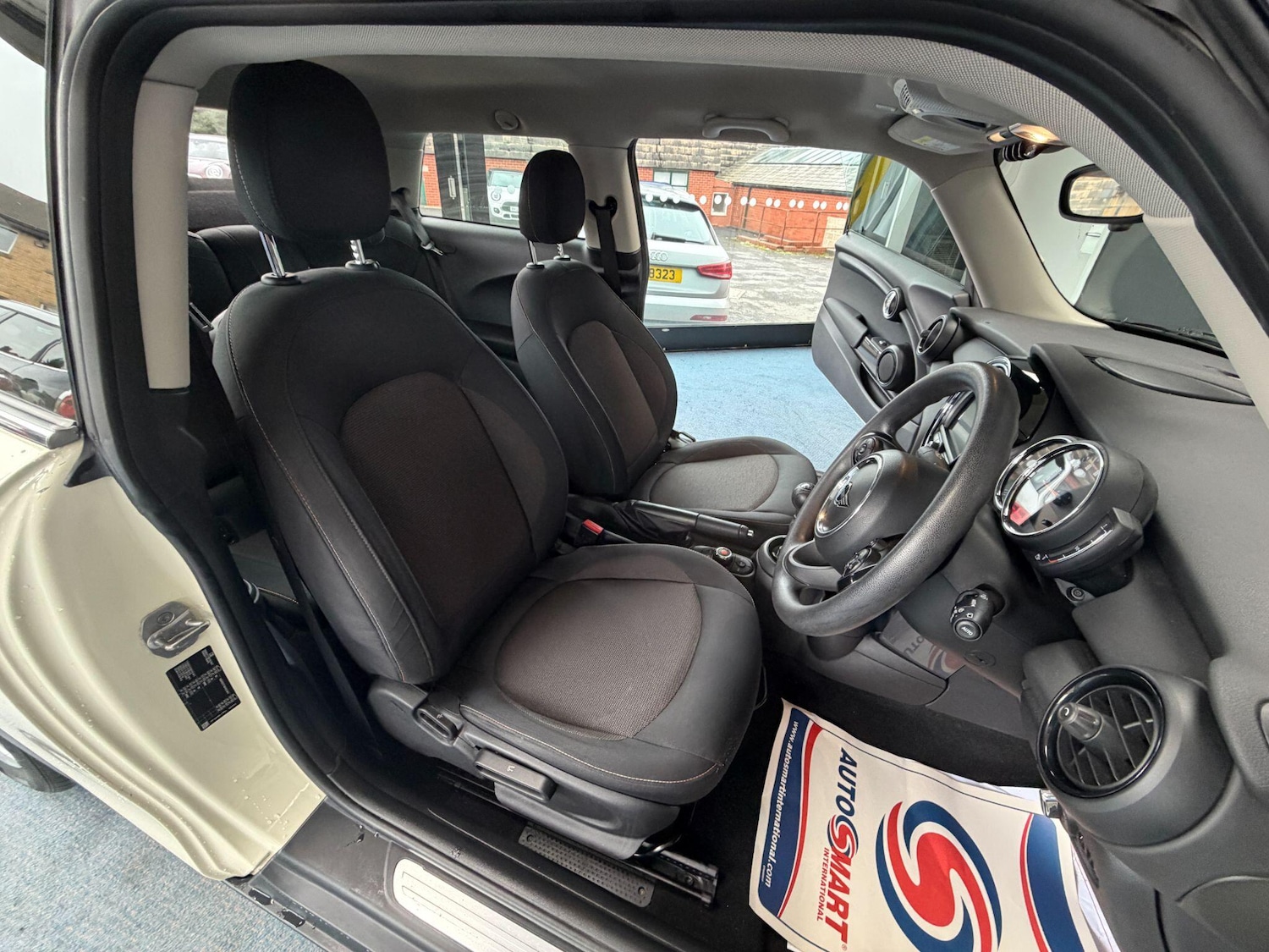 Used MINI Hatch 2019 for sale - 78100315: Photo 12