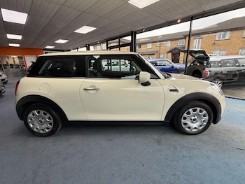Used MINI Hatch 2019 for sale - 78100315: Photo