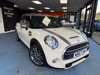 Used MINI Hatch 2017 for sale - 78100552: Photo