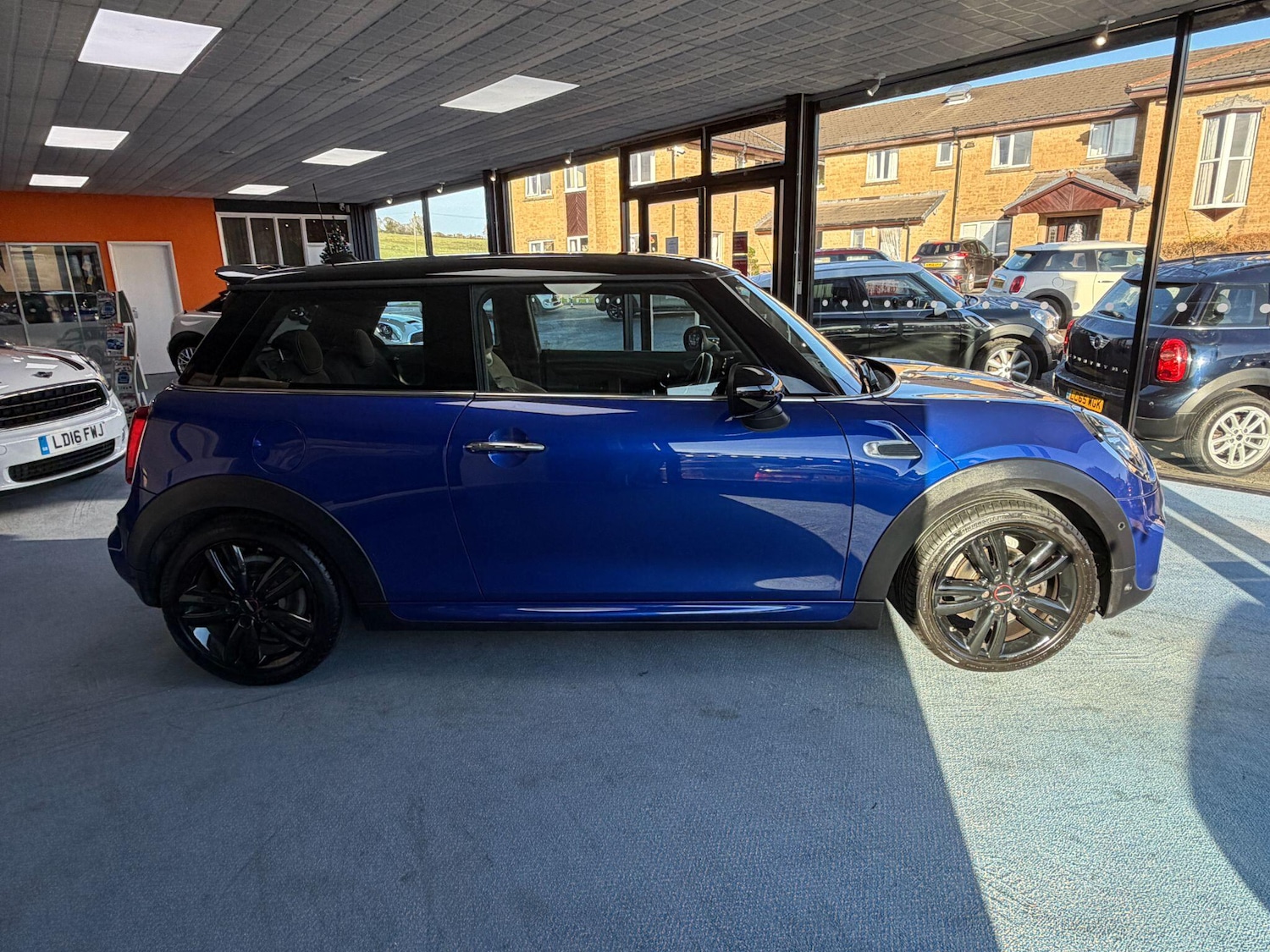 Used MINI Hatch 2019 for sale - 77028941: Photo 2