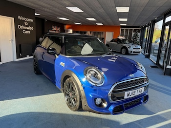 Used MINI Hatch 2019 for sale - 77028941: Photo