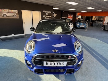 Used MINI Hatch 2019 for sale - 77028941: Photo