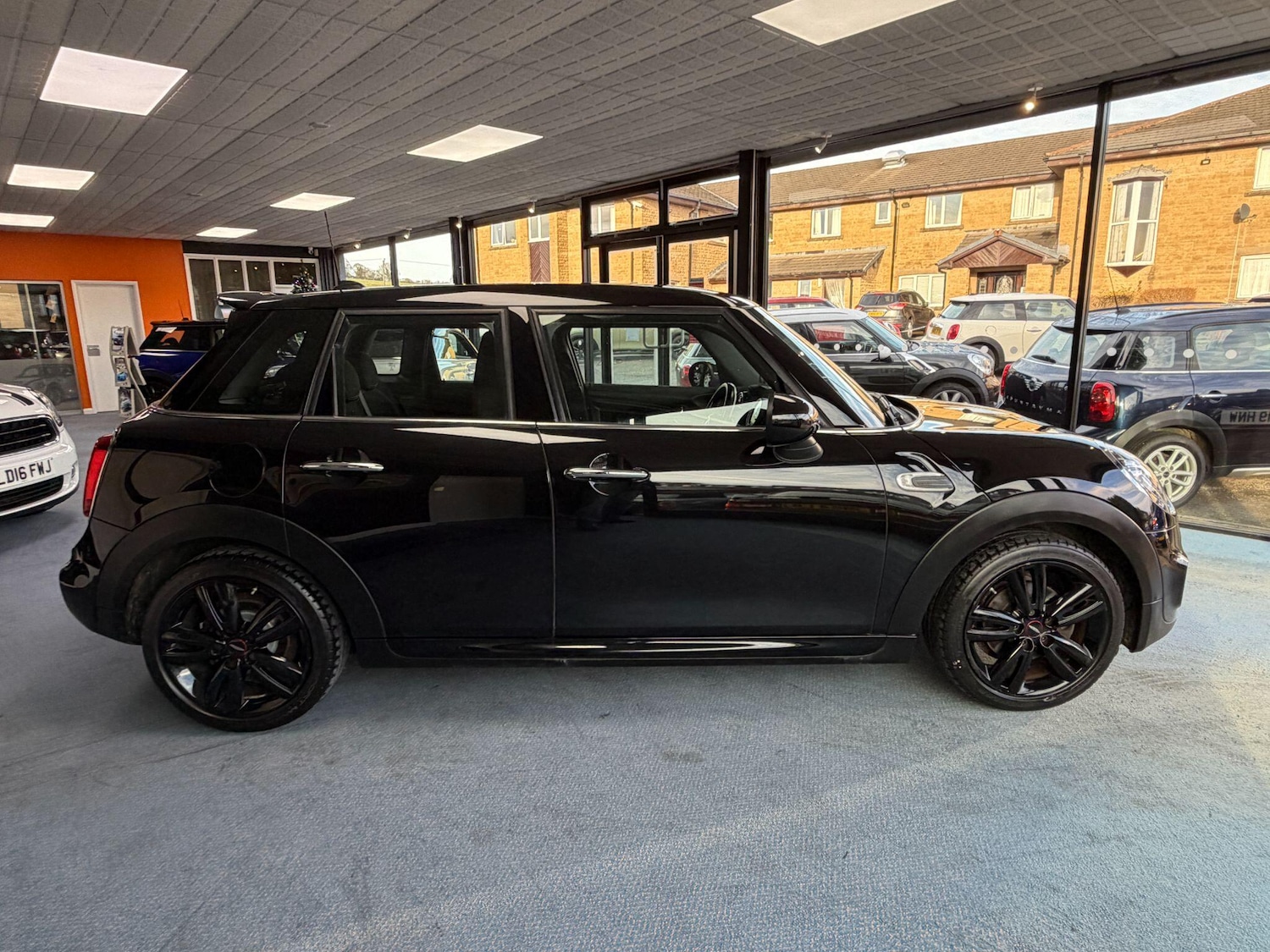 Used MINI Hatch 2019 for sale - 77028937: Photo 2