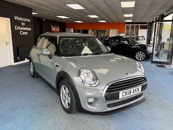 Used MINI Hatch 2018 for sale - 78101203: Photo