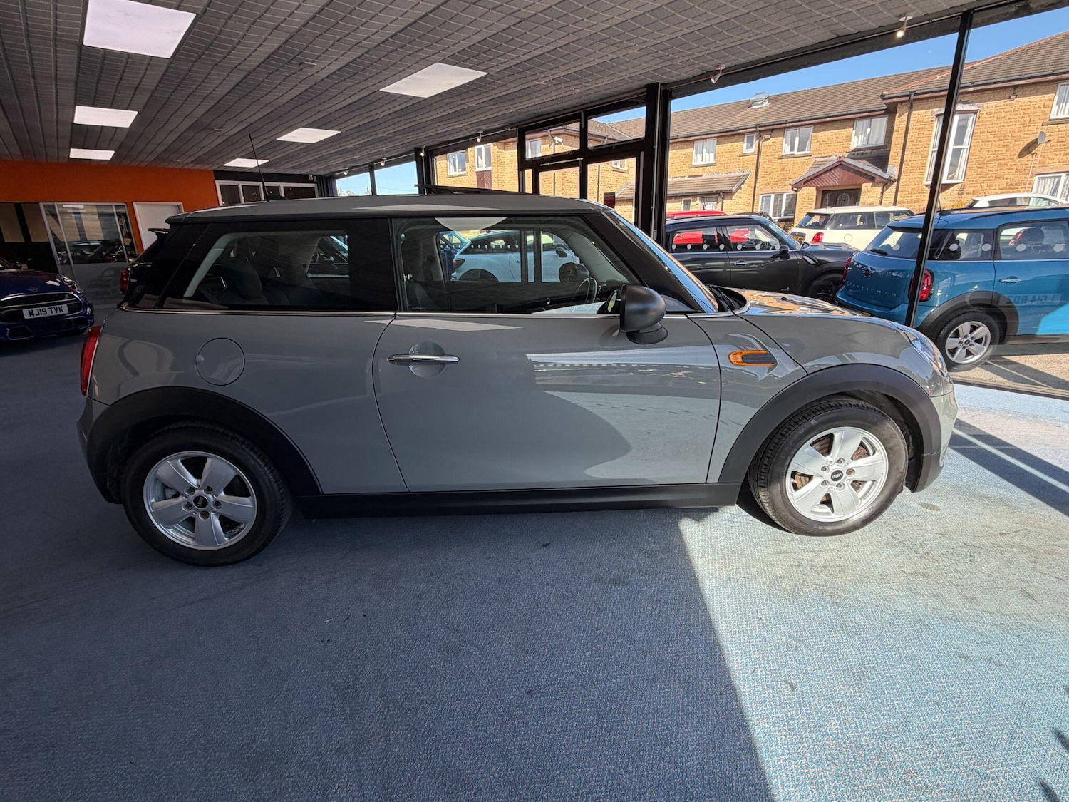 Used MINI Hatch 2014 for sale - 78101480: Photo 2