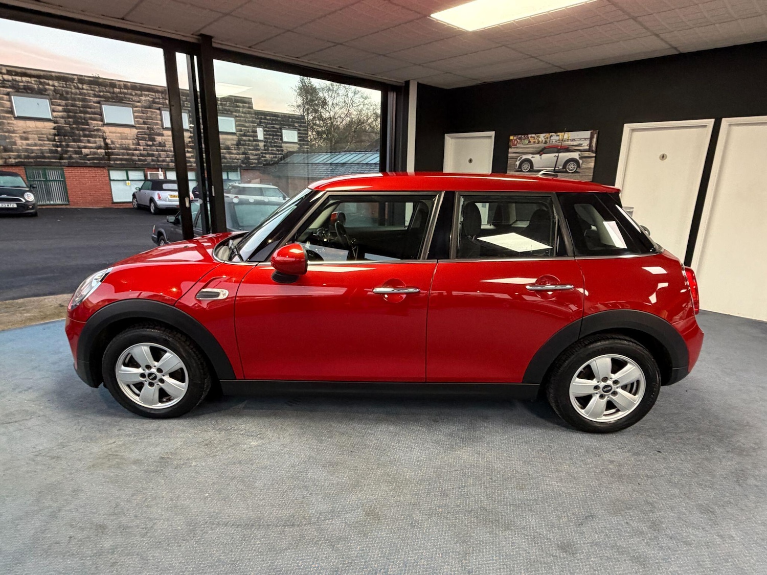 Used MINI Hatch 2017 for sale - 78100289: Photo 6