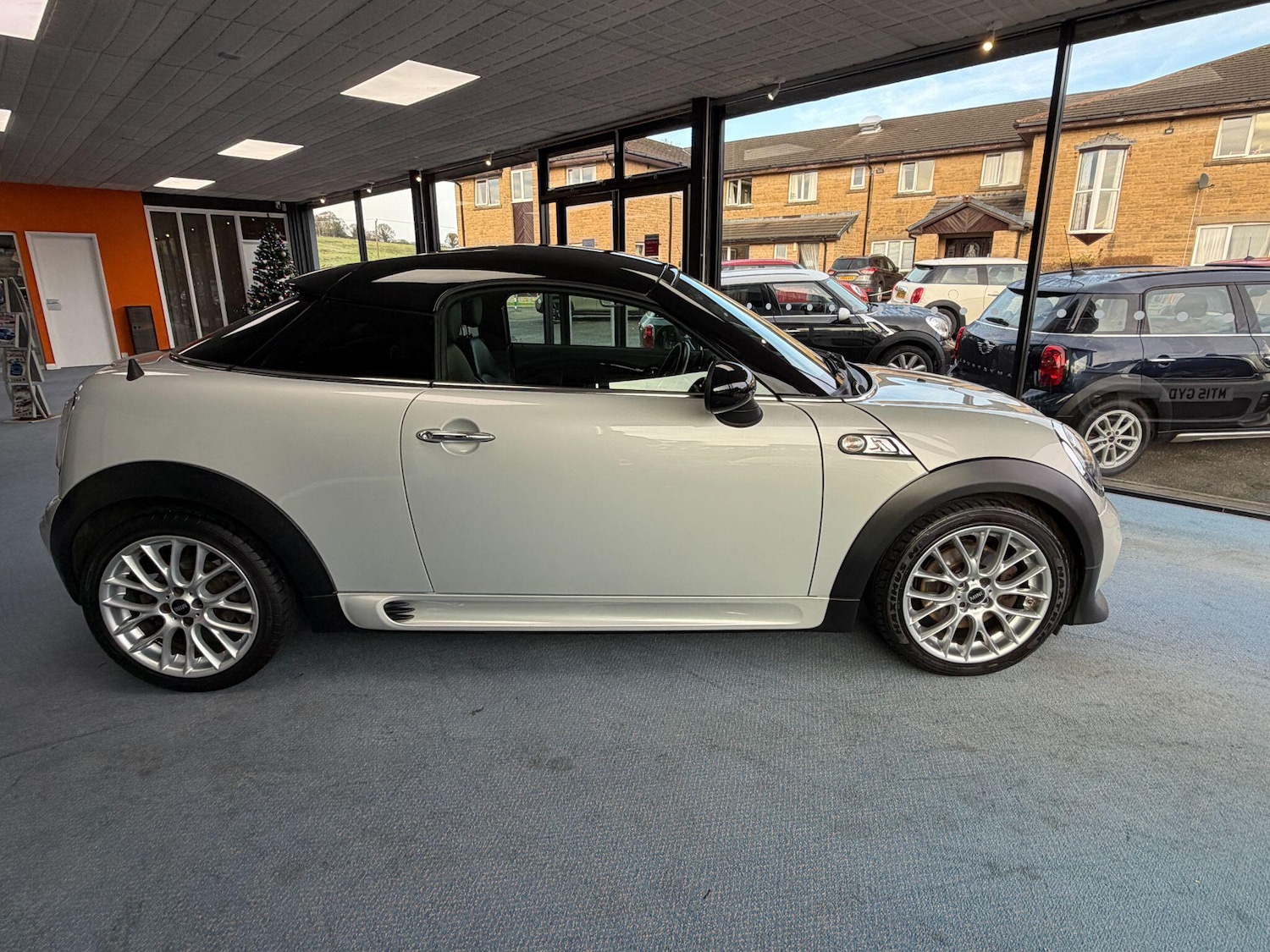 Used MINI Coupe 2015 for sale - 76953379: Photo 2