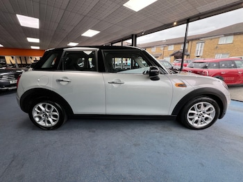 Used MINI Hatch 2017 for sale - 76315035: Photo 2
