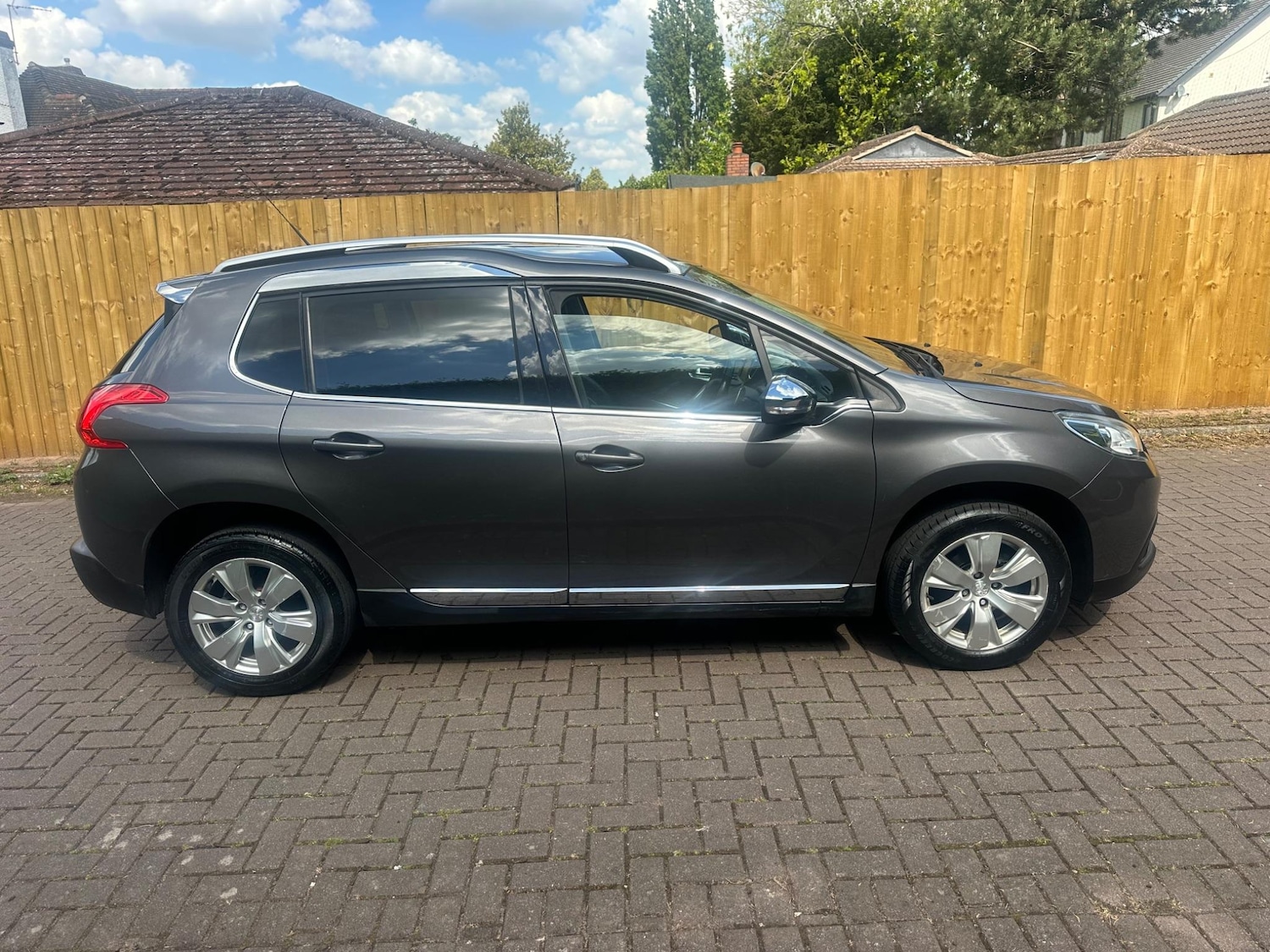 Used Peugeot 2008 2015 for sale - 76988686: Photo 27