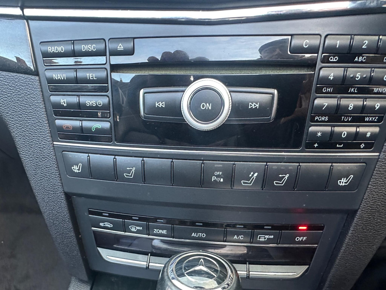 Used Mercedes-Benz E Class 2011 for sale - 76964765: Photo 21