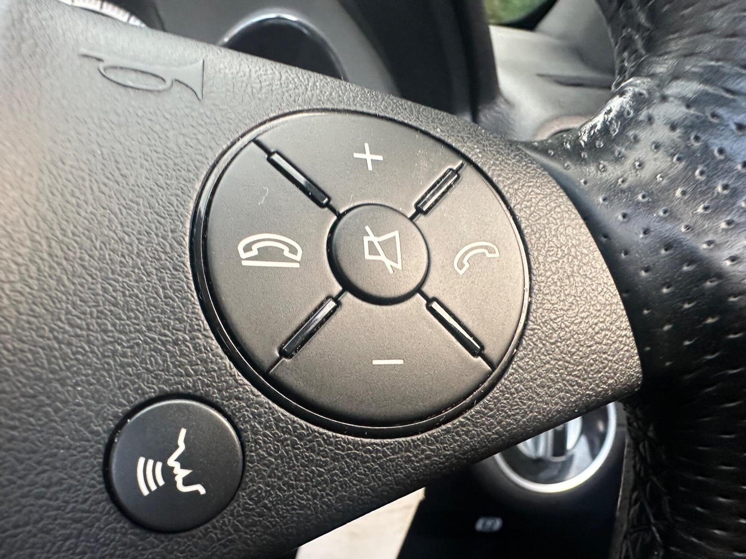 Used Mercedes-Benz E Class 2011 for sale - 76964765: Photo 24