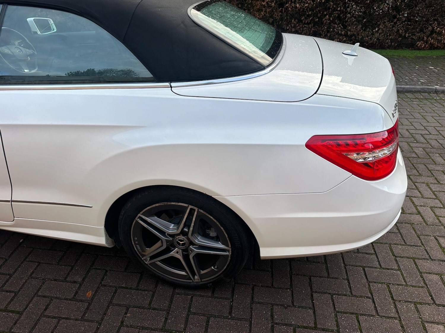 Used Mercedes-Benz E Class 2011 for sale - 76964765: Photo 35