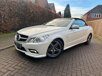 Used Mercedes-Benz E Class 2011 for sale - 76964765: Photo