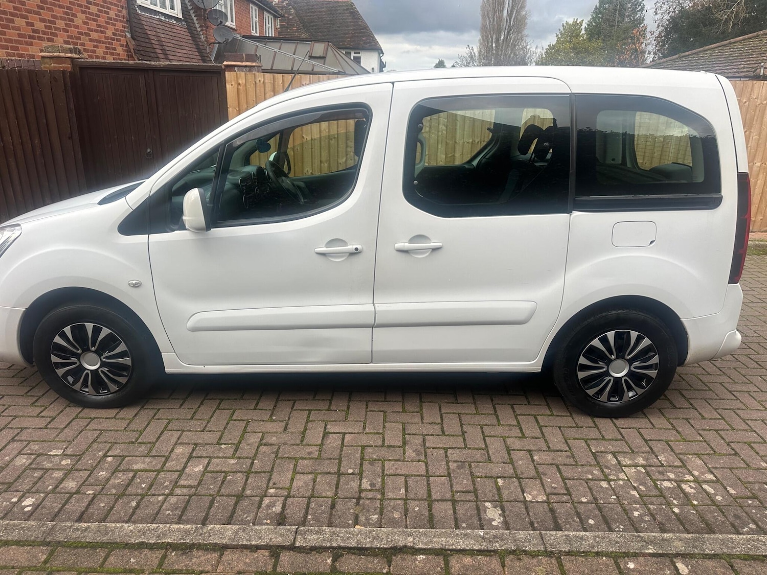 Used Peugeot Partner Tepee 2016 for sale - 76538657: Photo 2