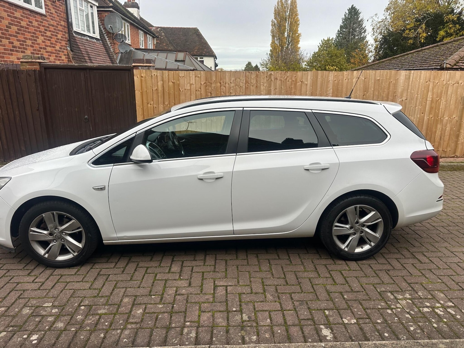 Used Vauxhall Astra 2015 for sale - 76727242: Photo 2