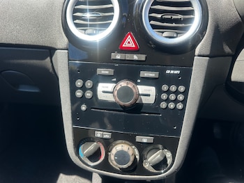 Used Vauxhall Corsa 2011 for sale - 79038740: Photo