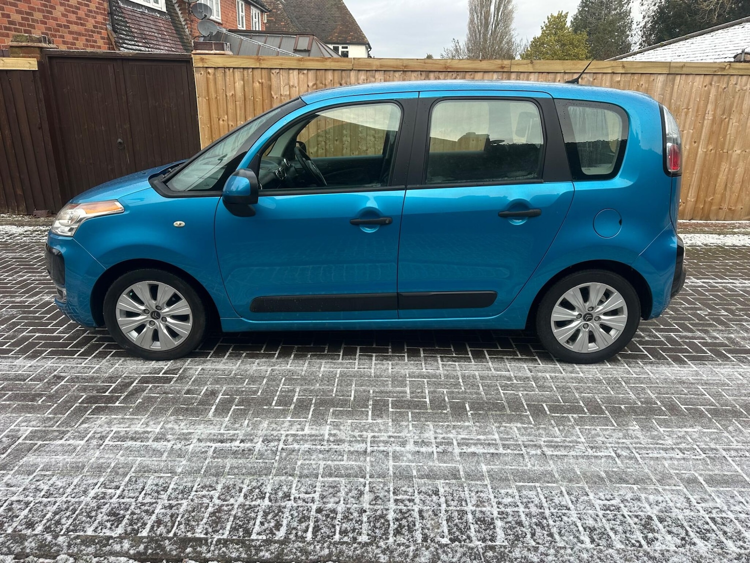 Used Citroen C3 Picasso 2010 for sale - 77130644: Photo 3