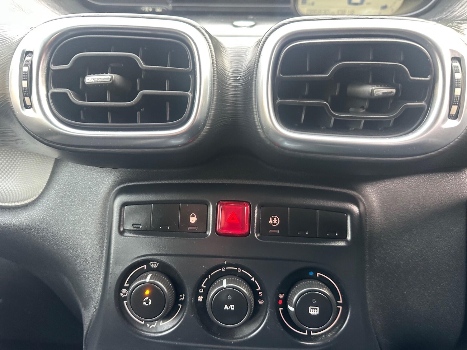 Used Citroen C3 Picasso 2010 for sale - 77130644: Photo 8