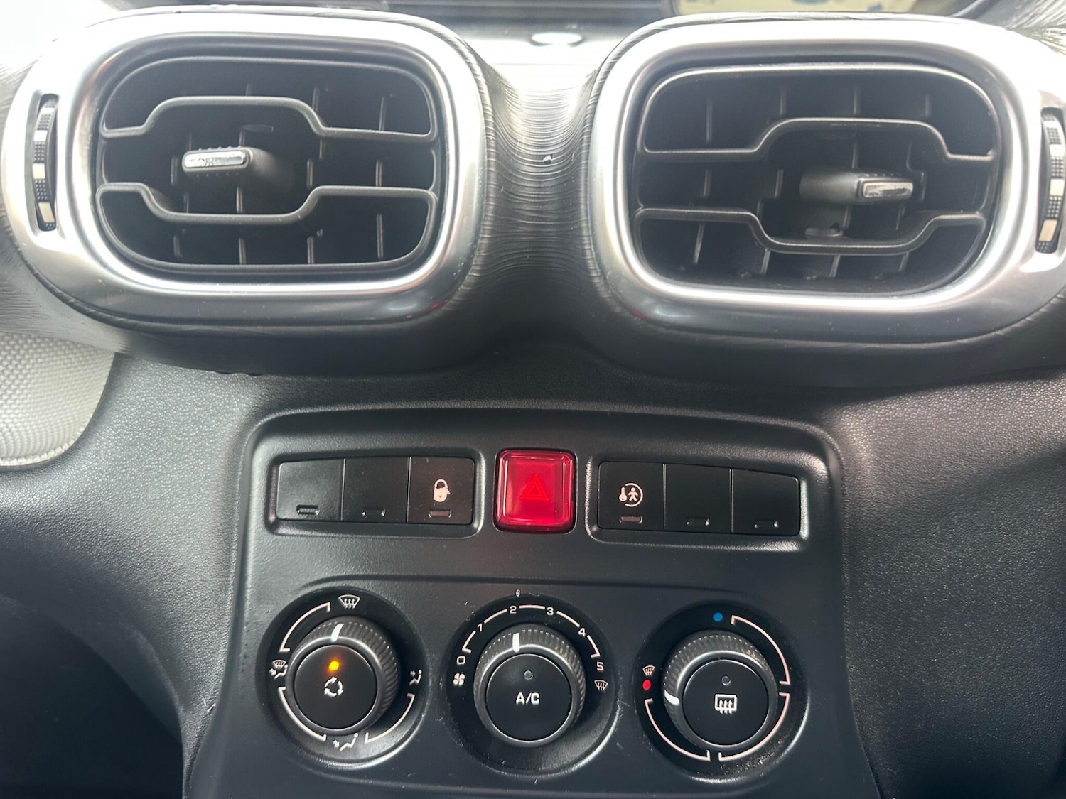 Used Citroen C3 Picasso 2010 for sale - 77130644: Photo 9