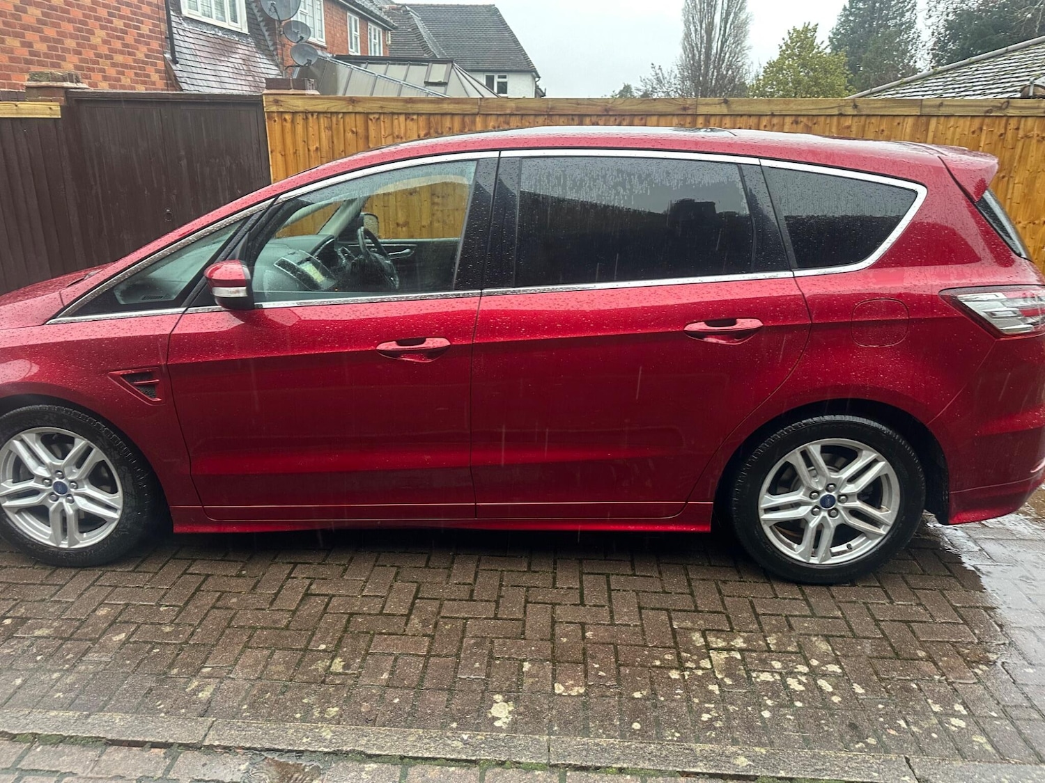 Used Ford S-Max 2017 for sale - 76991030: Photo 2