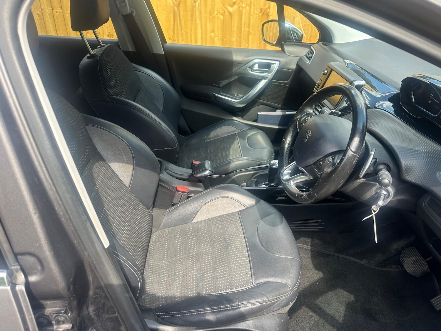 Used Peugeot 2008 2015 for sale - 76537785: Photo 20