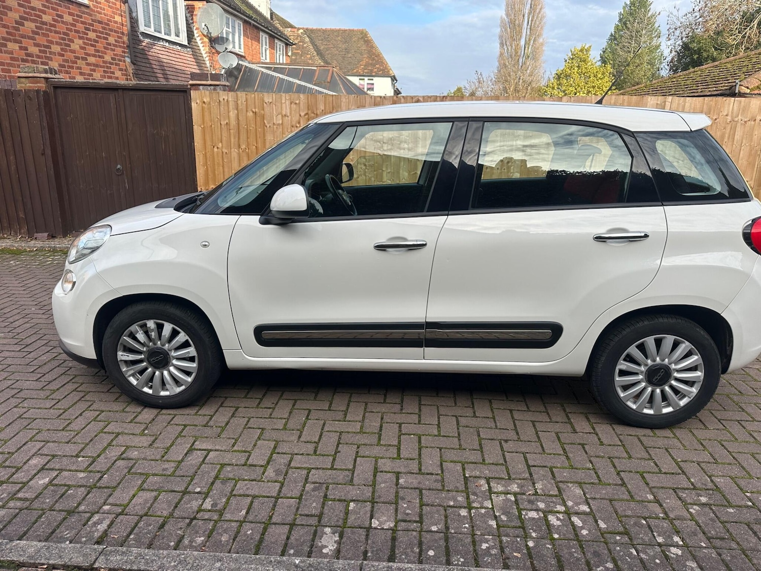 Used Fiat 500L 2014 for sale - 76633110: Photo 2