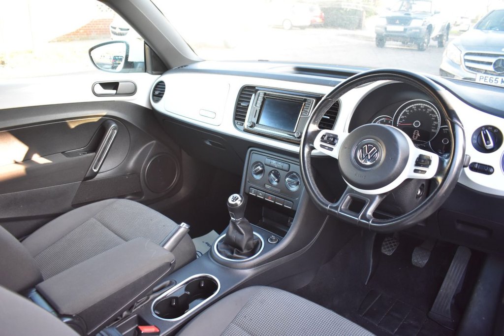Used Volkswagen Beetle 2015 for sale - 77042530: Photo 14
