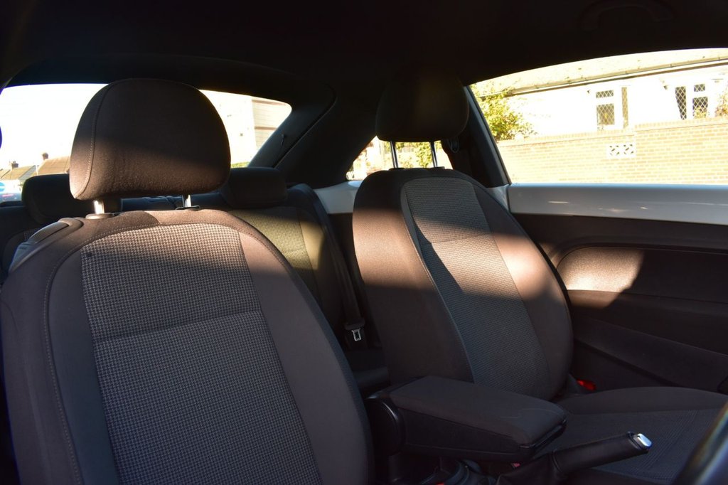 Used Volkswagen Beetle 2015 for sale - 77042530: Photo 16