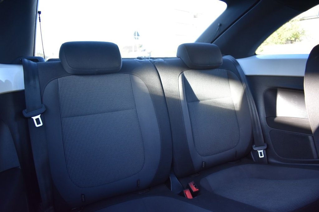 Used Volkswagen Beetle 2015 for sale - 77042530: Photo 17