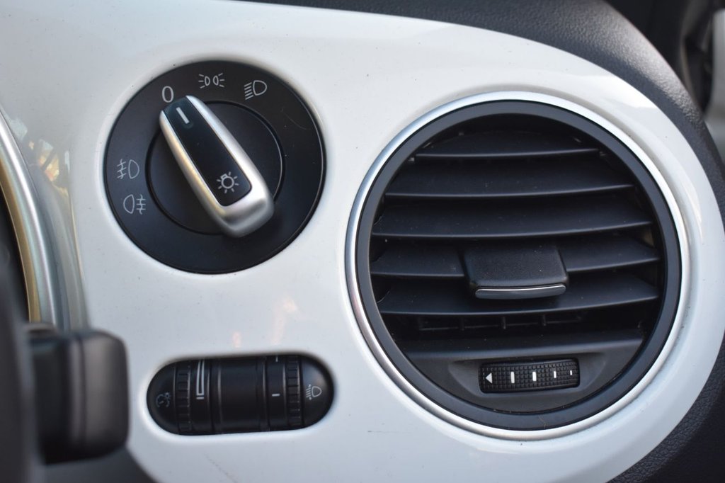 Used Volkswagen Beetle 2015 for sale - 77042530: Photo 25