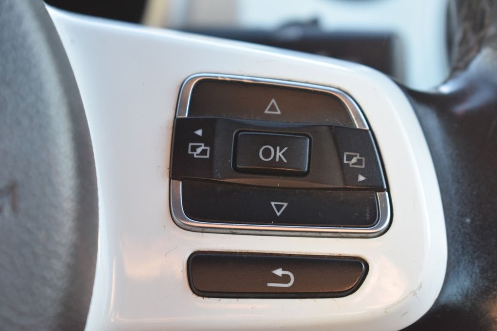 Used Volkswagen Beetle 2015 for sale - 77042530: Photo 28