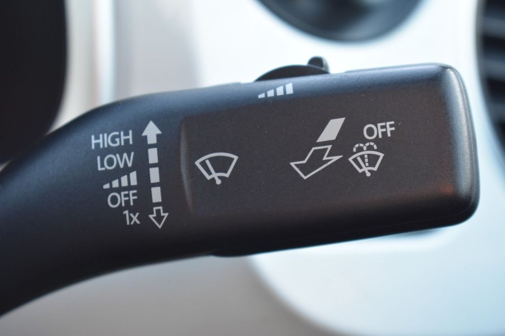 Used Volkswagen Beetle 2015 for sale - 77042530: Photo 32