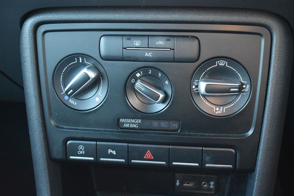 Used Volkswagen Beetle 2015 for sale - 77042530: Photo 36