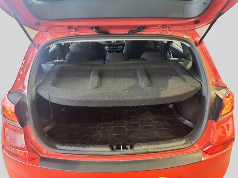 Used Hyundai i30 2017 for sale - 77583636: Photo 9