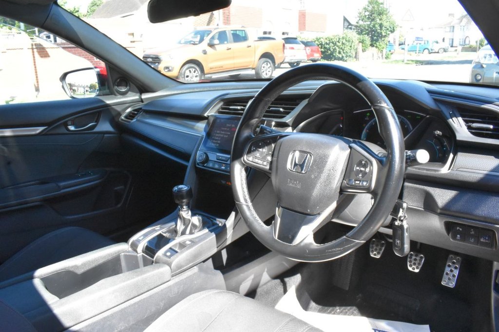 Used Honda Civic 2018 for sale - 76400169: Photo 16