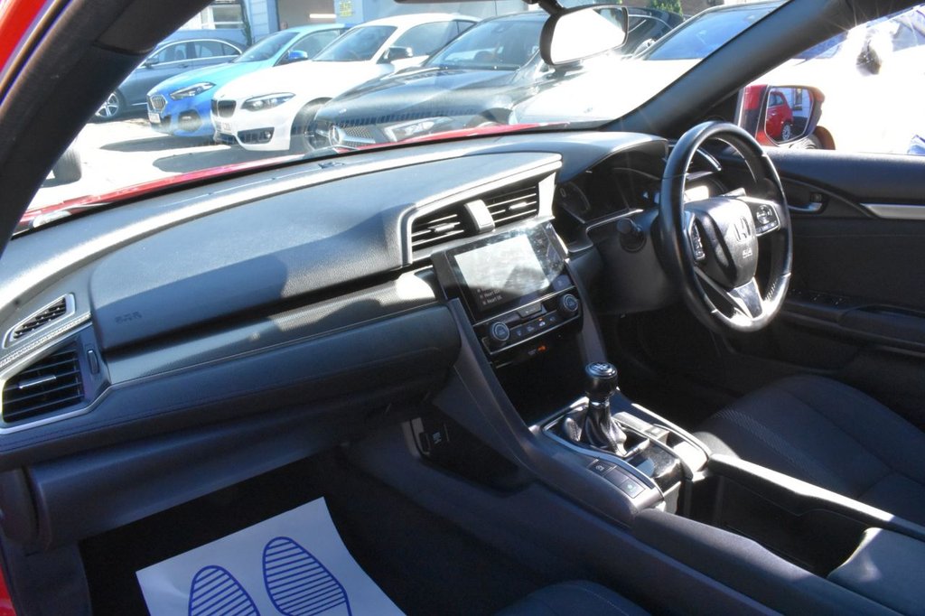 Used Honda Civic 2018 for sale - 76400169: Photo 18