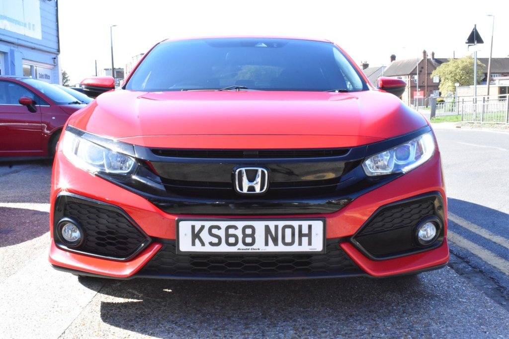 Used Honda Civic 2018 for sale - 76400169: Photo 4