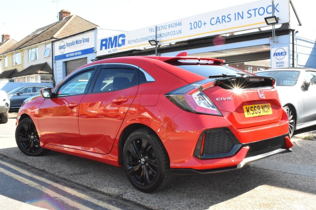 Used Honda Civic 2018 for sale - 76400169: Photo 7