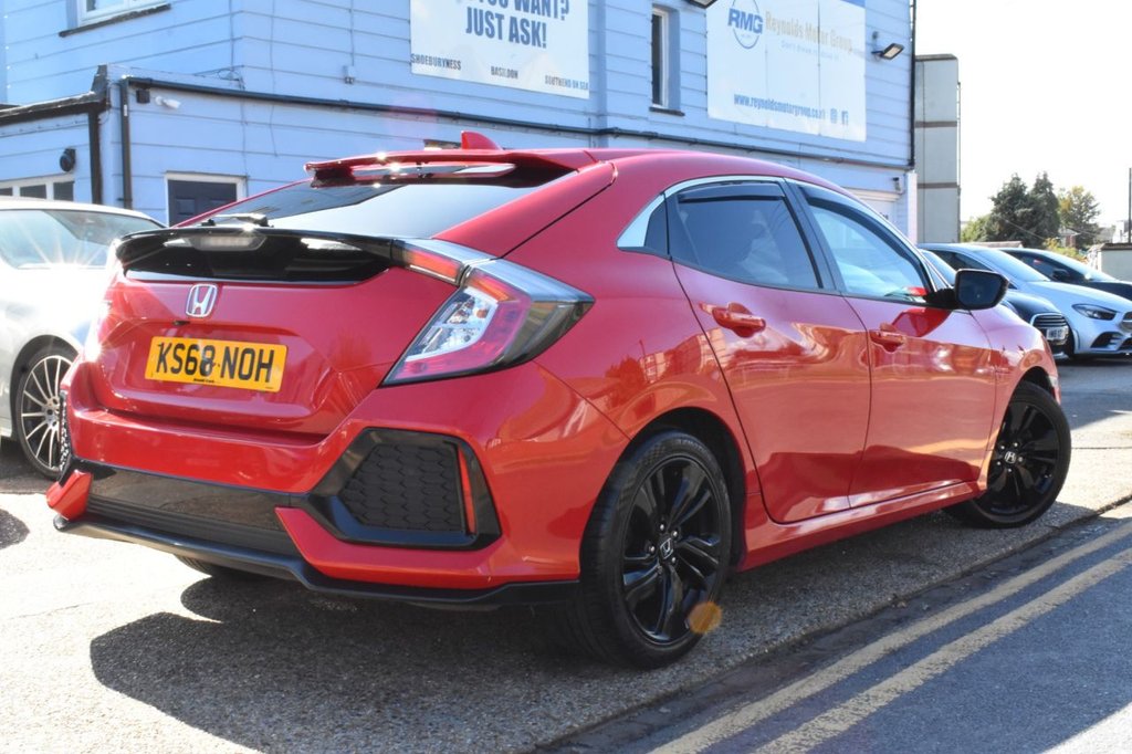 Used Honda Civic 2018 for sale - 76400169: Photo 9