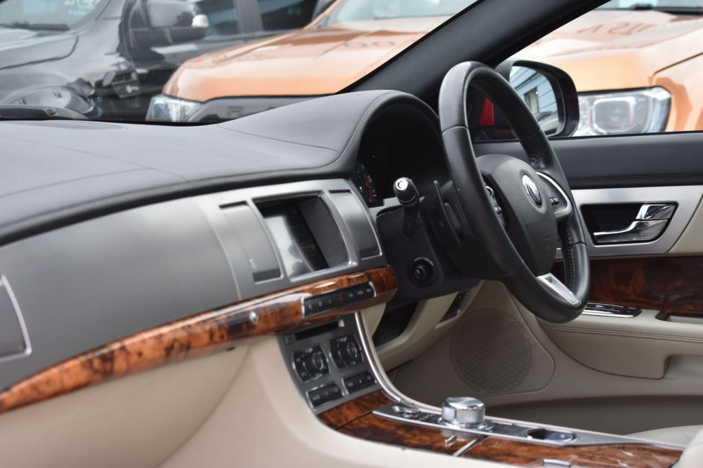 Used Jaguar XF 2014 for sale - 77275755: Photo 19