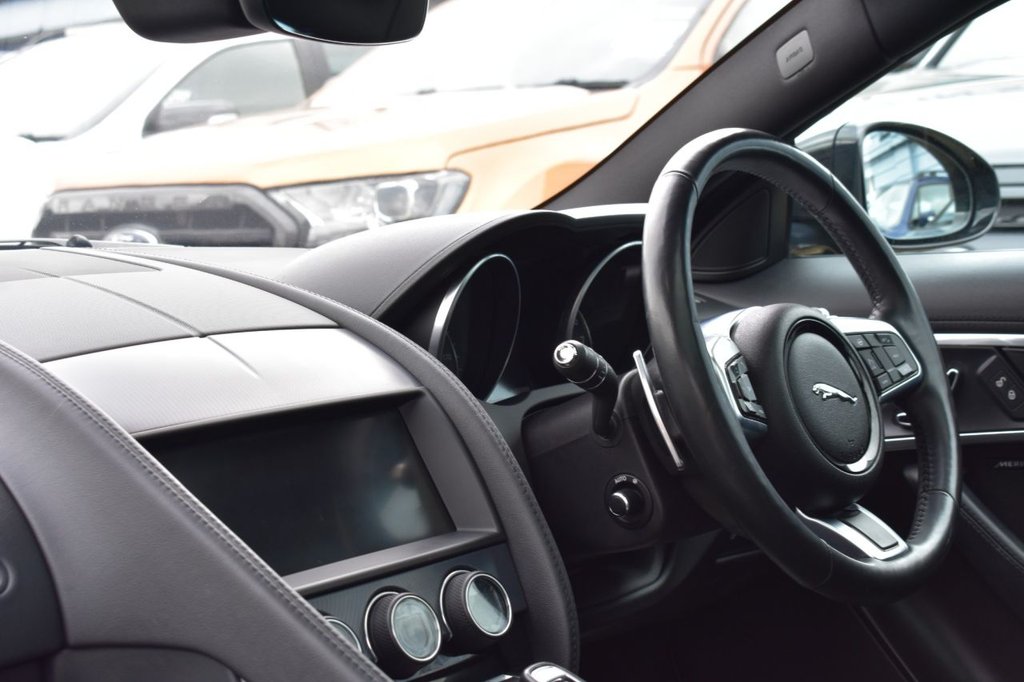 Used Jaguar F-Type 2019 for sale - 77855588: Photo 29