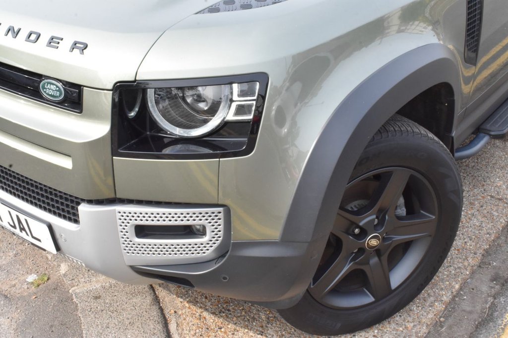 Used Land Rover Defender 2021 for sale - 76400141: Photo 11