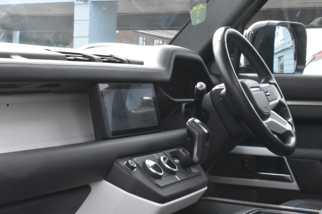 Used Land Rover Defender 2021 for sale - 76400141: Photo 22