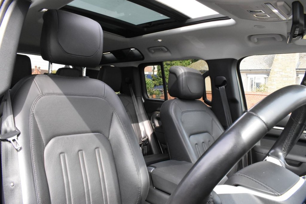 Used Land Rover Defender 2021 for sale - 76400141: Photo 24