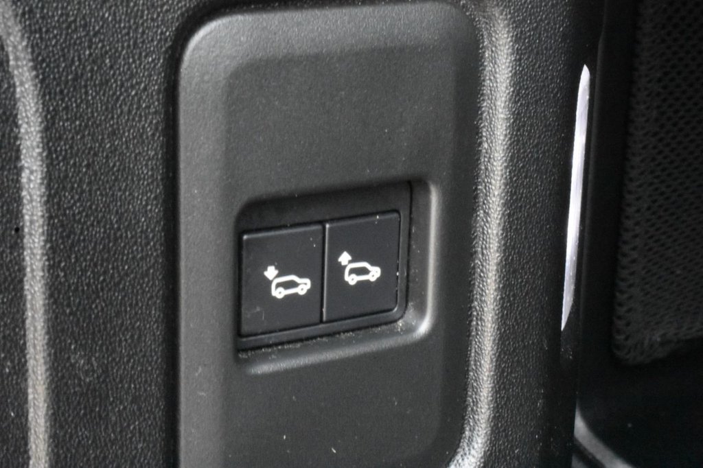 Used Land Rover Defender 2021 for sale - 76400141: Photo 30