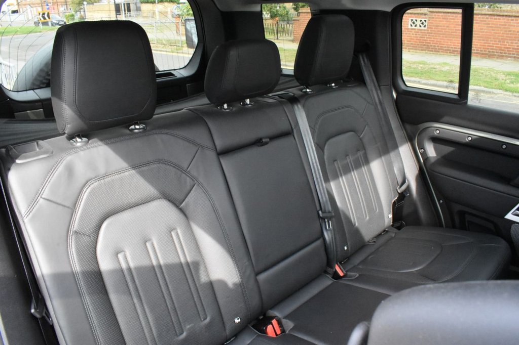 Used Land Rover Defender 2021 for sale - 76400141: Photo 31