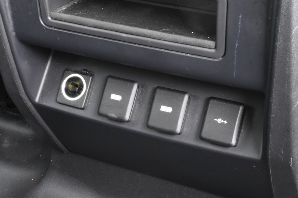 Used Land Rover Defender 2021 for sale - 76400141: Photo 32